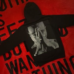 ‘Tupac’ Graphic Pullover Hoodie